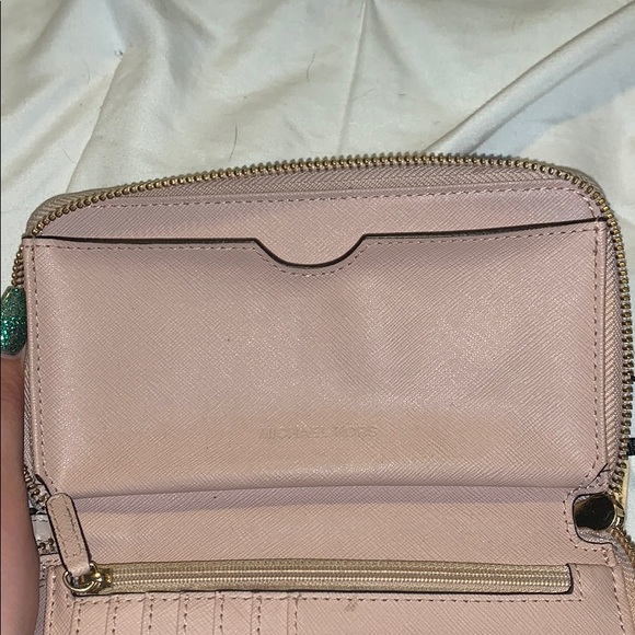 Michael Kors wallet - Picture 3 of 4